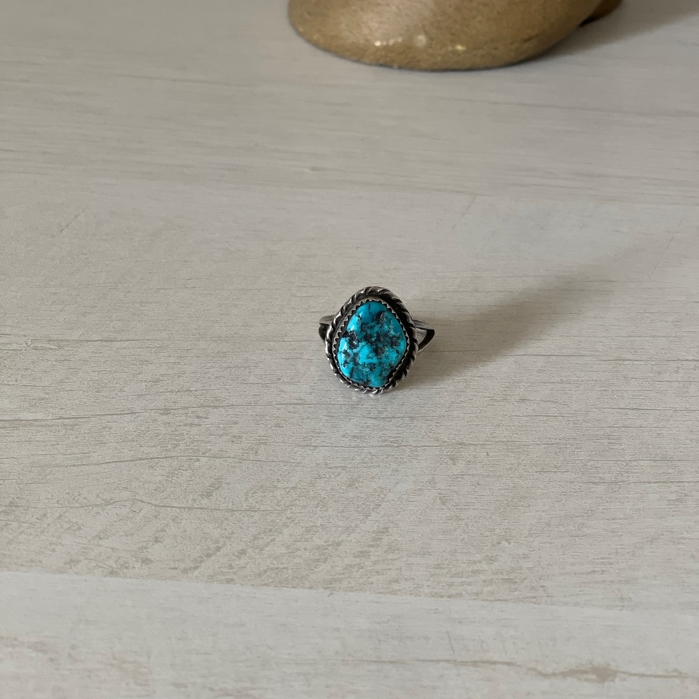 VINTAGE NAVAJO (Signed) KINGMAN TURQUOISE RING